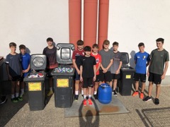 Stöpsel sammeln und einen guten Zweck zuführen © HLW-Hollabrunn Stöpsel sammeln und einen guten Zweck zuführen