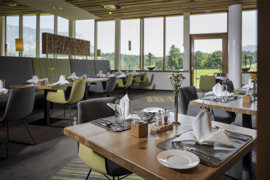 Genuss mit Ausblick – in ruhiger Atmosphäre und mit Fokus auf regionale, saisonale Zutaten. © Alex Gretter Genuss mit Ausblick – in ruhiger Atmosphäre und mit Fokus auf regionale, saisonale Zutaten.