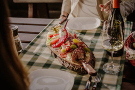 Heurigenjause © (c) TVB Nordburgenland_Factory 16, Thomas Schrempf Heurigenjause