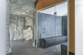 Dampfbad mit Natursteinambiente – Erholung in naturnah gestalteter Umgebung. © Alex Gretter Dampfbad mit Natursteinambiente – Erholung in naturnah gestalteter Umgebung.