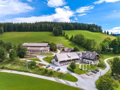Aus der Luft fotografiert - Der Ponyhof mitten in der Natur © Der Ponyhof Familienhotel & Reitstall Aus der Luft fotografiert - Der Ponyhof mitten in der Natur