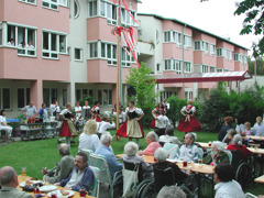 Maibaumumschnitt © NÖ Pflege- und Betreuungszentrum Pottendorf Maibaumumschnitt
