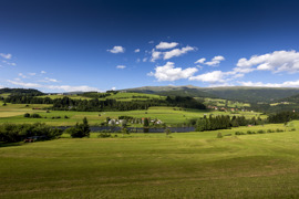 Blick auf den Campingplatz mit Zirbitzkogel © Tom Lamm Blick auf den Campingplatz mit Zirbitzkogel