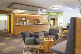 Bewusst genießen: Obst, Nüsse, Tee & Wasser zur freien Entnahme. © Alex Gretter Bewusst genießen: Obst, Nüsse, Tee & Wasser zur freien Entnahme.