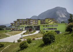 DAS SIEBEN – eingebettet in die Natur, mit Blick auf die Tiroler Bergwelt. © Alex Gretter DAS SIEBEN – eingebettet in die Natur, mit Blick auf die Tiroler Bergwelt.