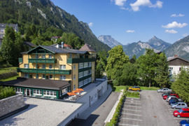 Außenansicht © Landhotel Post Ebensee Außenansicht