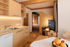 Küche-/Essbereich des Apartments "Urivata" © Lukas Budimaier Küche-/Essbereich des Apartments "Urivata"