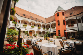 Innenhof Weinschloss Koarl Thaller © Karl Schrotter Photograph Innenhof Weinschloss Koarl Thaller