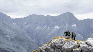 Am Bild erleben Besucher die gewaltige Berglandschaft des Nationalparks Hohe Tauern © Stefan Leitner Am Bild erleben Besucher die gewaltige Berglandschaft des Nationalparks Hohe Tauern