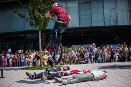 Show im Gartendeck © Kusdat Alfred Show im Gartendeck