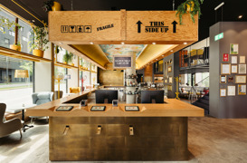 Rezeption und Bar © ©Schani Hotels/ Gregor Hofbauer Rezeption und Bar