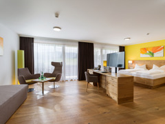 Ankommen. Durchatmen. Wohlfühlen – inmitten der Tiroler Bergwelt. © Hannes Dabernig Ankommen. Durchatmen. Wohlfühlen – inmitten der Tiroler Bergwelt.