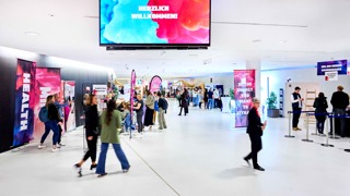 Messestände im Foyer 1 & 2 des Festspielhaus Bregenz © Festspielhaus Bregenz | Anja Koehler Messestände im Foyer 1 & 2 des Festspielhaus Bregenz