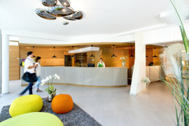 Eingangsbereich Hotel Vier Jahreszeiten Loipersdorf © Thermenhotel Vier Jahreszeiten Loipersdorf Eingangsbereich Hotel Vier Jahreszeiten Loipersdorf