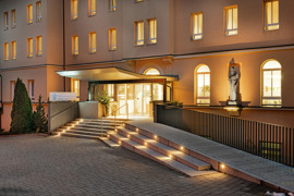 Haupteingang © Stiftung Kurtherme Badehospiz/Wolkersdorfer Haupteingang