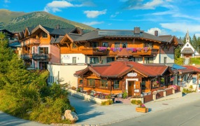 Biohotel Castello Königsleiten im Sommer © Biohotel Castello Königsleiten Biohotel Castello Königsleiten im Sommer