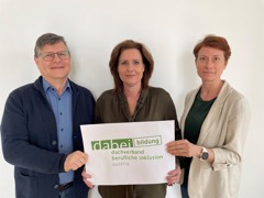 v.l.n.r. Michael T. Landschau, Geschäftsführerin Christina Schneyder MSc und Mag.a. Helene Charlewood © dabei-austria v.l.n.r. Michael T. Landschau, Geschäftsführerin Christina Schneyder MSc und Mag.a. Helene Charlewood