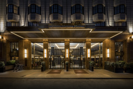 Außenansicht bei Nacht © Hilton Vienna Plaza Hilton International Wien Gesellschaft m.b.H. Außenansicht bei Nacht