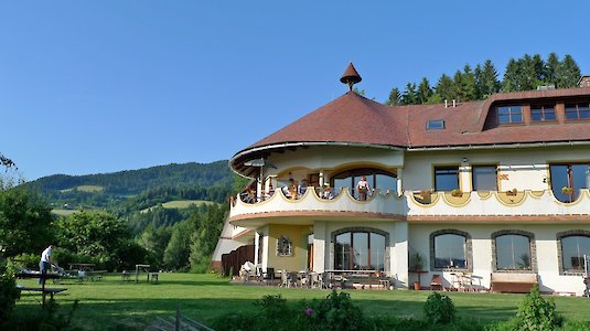 Biolandhaus Arche im Sommer Biolandhaus Arche im Sommer