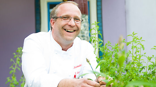 Kräuterernte im Rogner Bad Blumau Kräuterernte im Rogner Bad Blumau