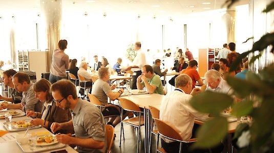 Reges Treiben in der Gemeinschaftsverpflegung Reges Treiben in der Gemeinschaftsverpflegung