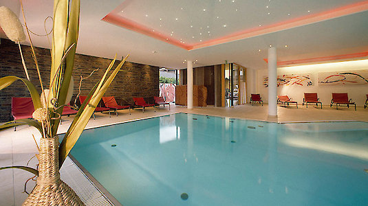 Der großzügige Innenpool des Hotel Gutjahr Der großzügige Innenpool des Hotel Gutjahr