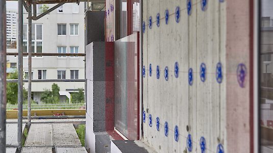 Fassade im Bauzustand Fassade im Bauzustand