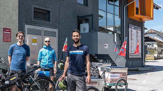 Manu Dealgo im Emailwerk Manu Dealgo im Emailwerk