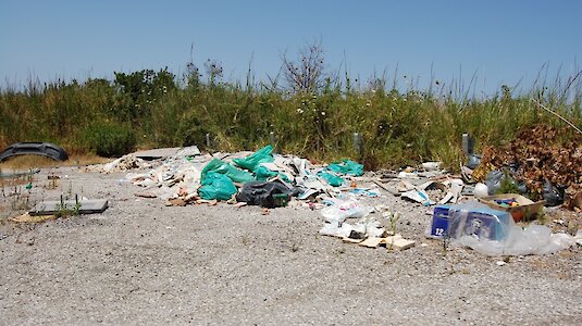 Unkontrollierte Entsorgung von Abfällen. Unkontrollierte Entsorgung von Abfällen.